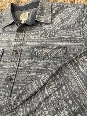 Men’s Medium Moon Shine Spirits Western Shirt Aztec-Pattern with Pearl Snaps